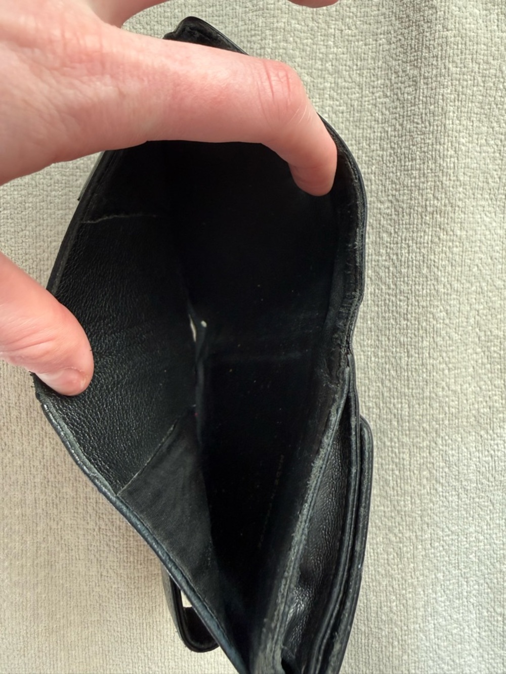 CHANEL Black Caviar Leather Trifold Wallet with Embossed CC - Picture 4 of 5